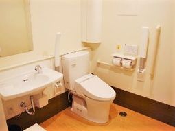 バリアフリー設計のトイレ