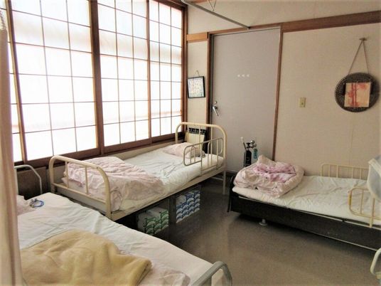 木造の明るい居室