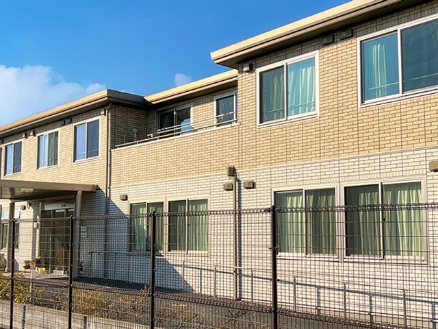 日当たり良好な建物外観 外観 広々とした日当たりの良い建物です。開放的な雰囲気で働きやすい環境が整っています。