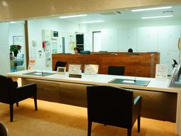 応接スペースと受付の様子