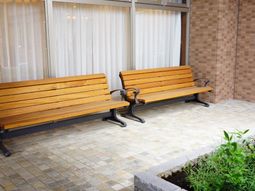 ベンチがある休憩スペース