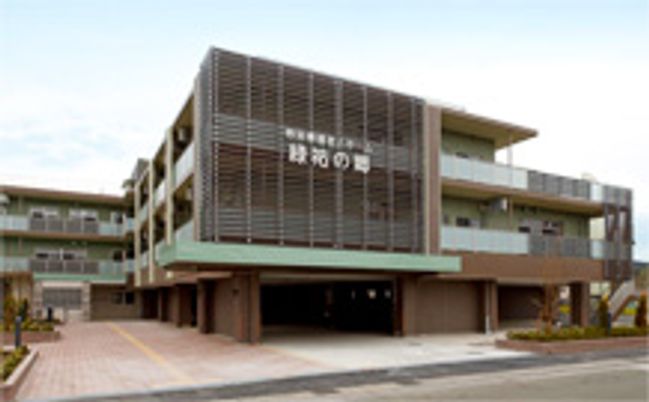 立派な建物の外観