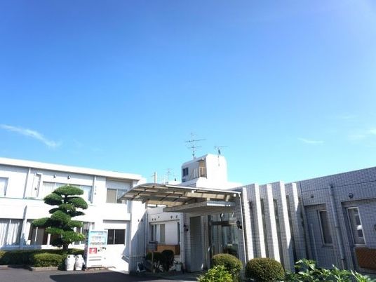 建物正面の外観  