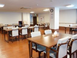 清潔な共有ダイニング