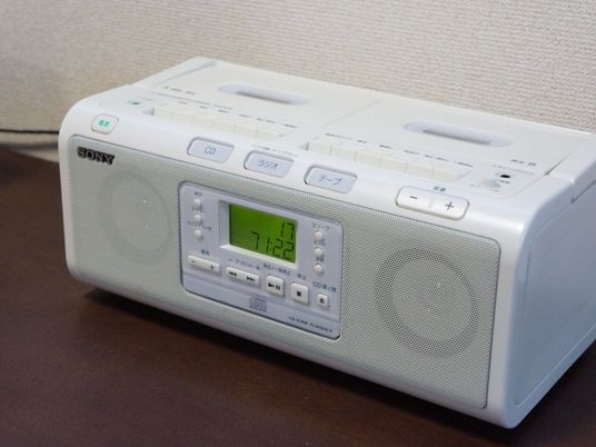 白いCDラジオカセット