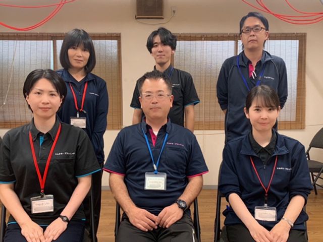 スタッフイメージ スタッフイメージ 和やかな雰囲気のスタッフたちが笑顔で迎えてくれます。働きやすい環境が整っています。