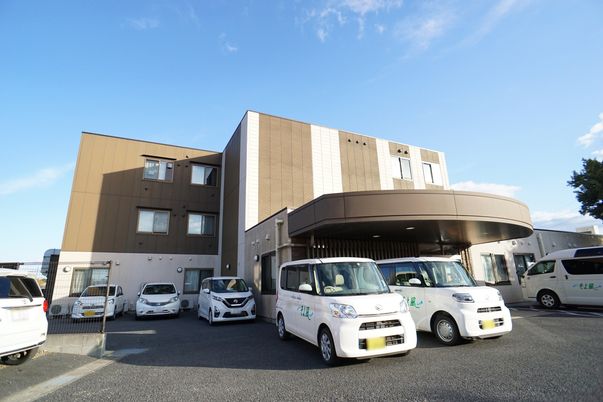 現代的な建物の外観