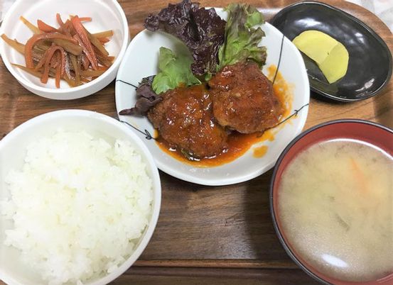 おいしそうな和食のセット食事
