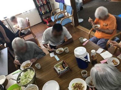 ゆったりとした食堂