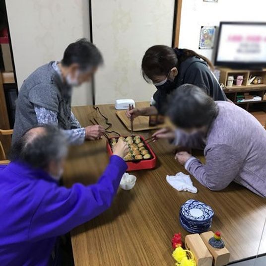 集まりを楽しむ様子