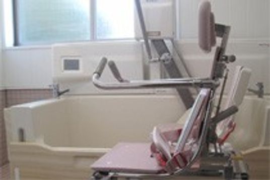 設備の整った浴室