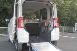 スロープ付き車両