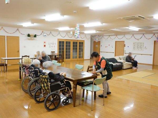 広々とした明るい多目的室
