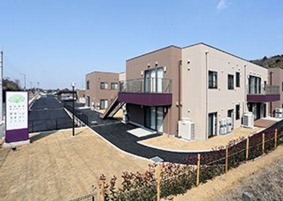 広々とした外観