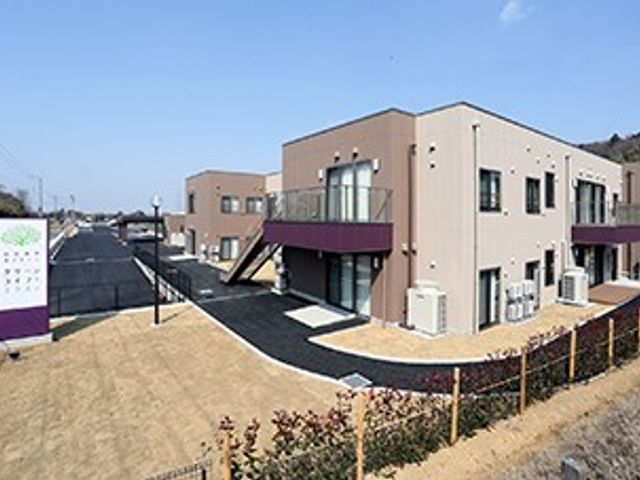広々とした外観 外観 自然と調和した広々とした設計が魅力です。職場環境を重視する方に最適です。