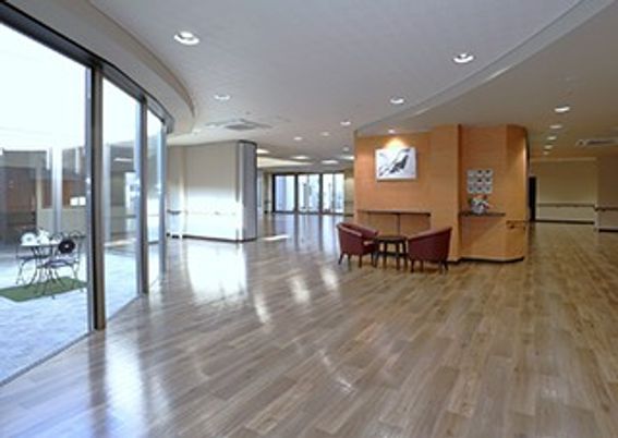 広々としたラウンジ