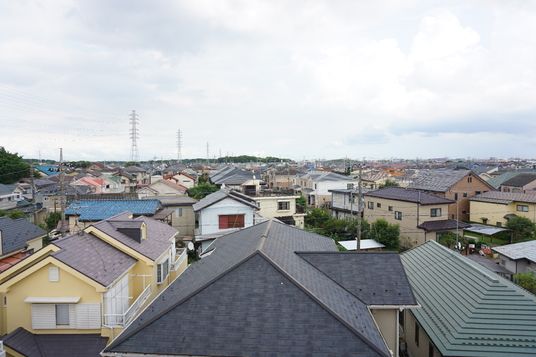 住宅街を望む眺望