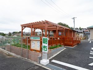 朝市の建物外観
