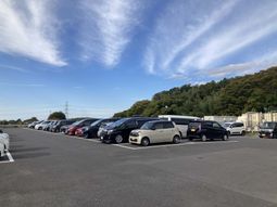 広々とした駐車場