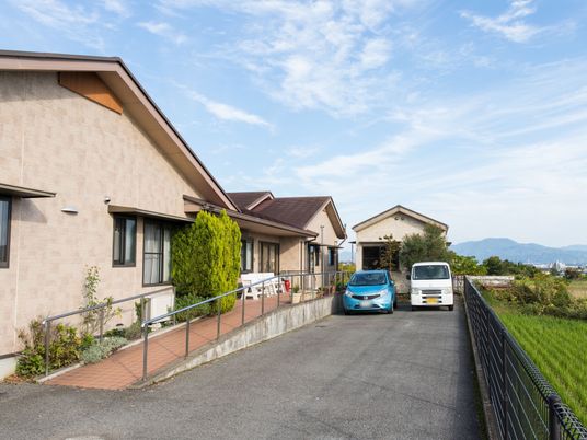 広々とした快適な外観