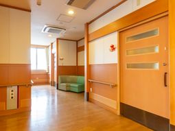 広々とした清潔な廊下
