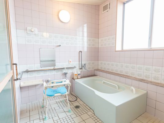 バリアフリー対応の浴室