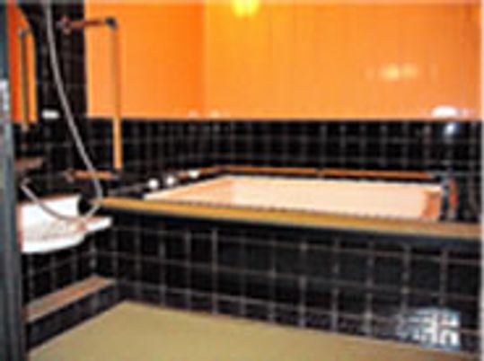 落ち着いた浴室