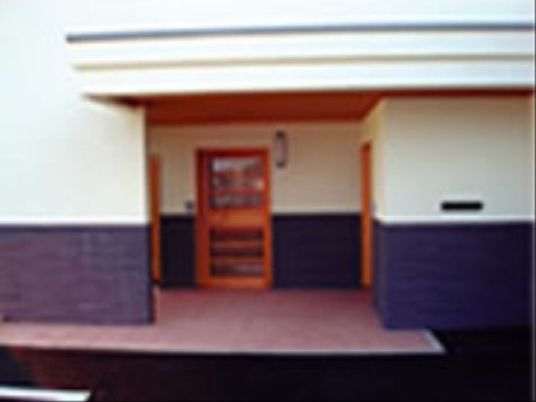 働く場所のエントランス