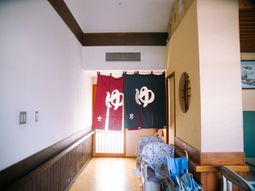 和の雰囲気が感じられる廊下