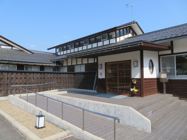 和風の落ち着いたエントランス