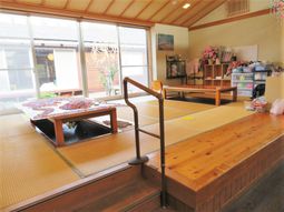 和室の明るい空間