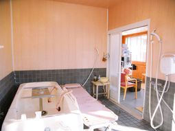 広々とした浴室