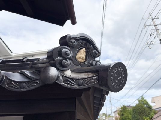 波模様の屋根瓦
