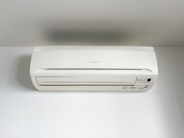 壁に設置されたエアコン