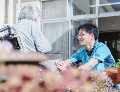 介護士と入居者