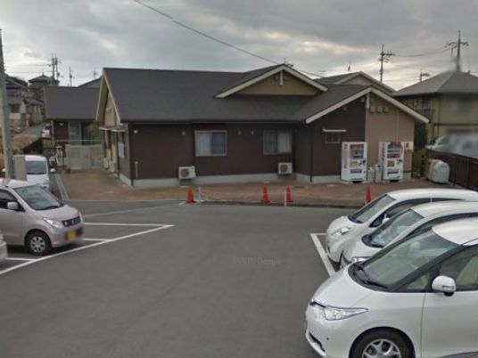 施設のフロント外観