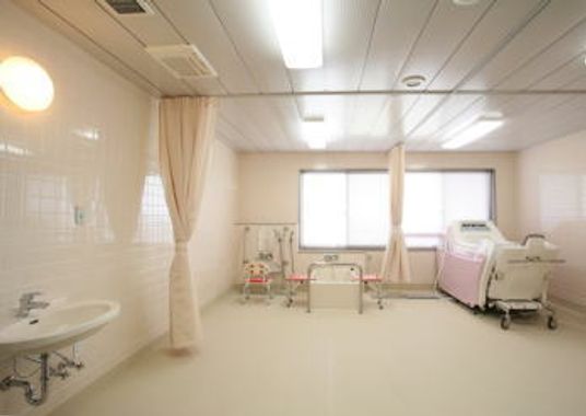 広々とした浴室