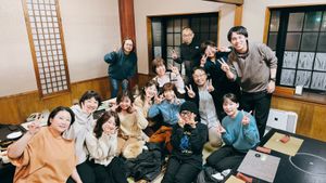 和室での集合写真