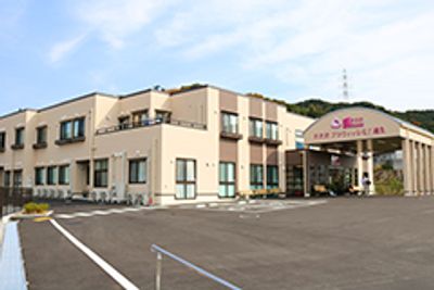 広々とした建物の外観