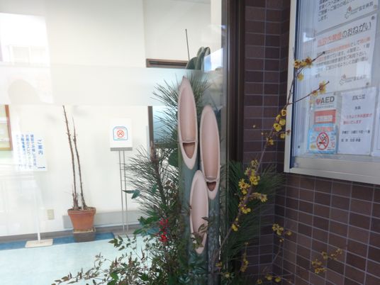 明るいエントランスです  