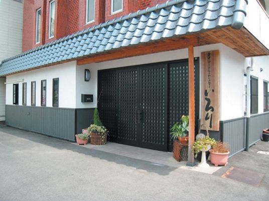 和風の建物外観