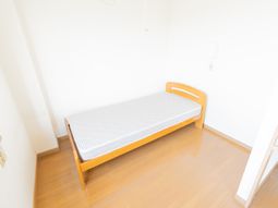 シングルベッドのある部屋