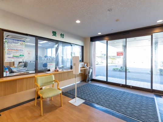 エントランスの明るい空間