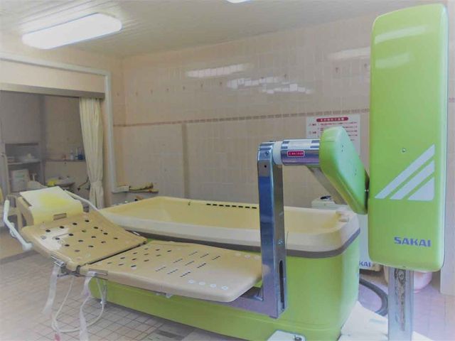 入浴設備の浴室 浴室 安全を考慮した入浴設備が整っています。リラックスできる空間で快適に働けます。