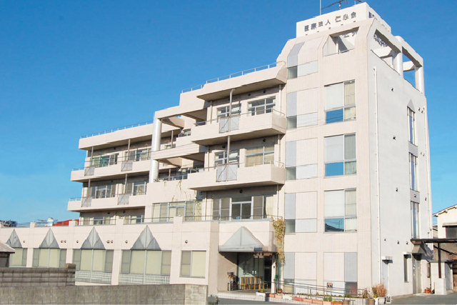 老人保健施設 昭和町共生苑の外観