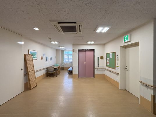 明るい廊下