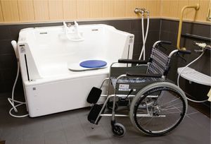 車椅子対応の浴室