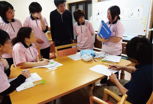 スタッフ会議の様子
