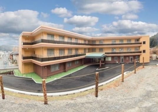 広々とした外観