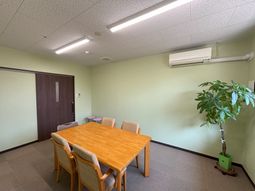自然光あふれる室内